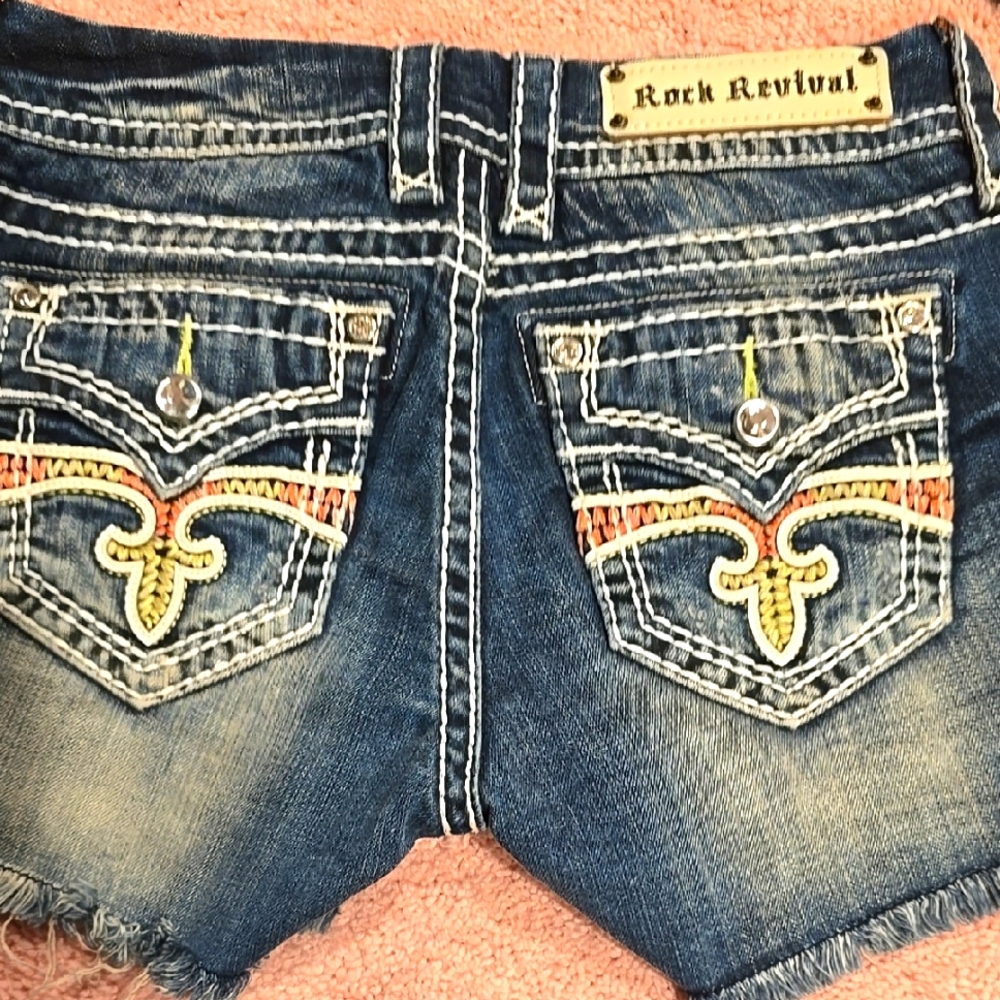 ROCK REVIVAL SHORTS